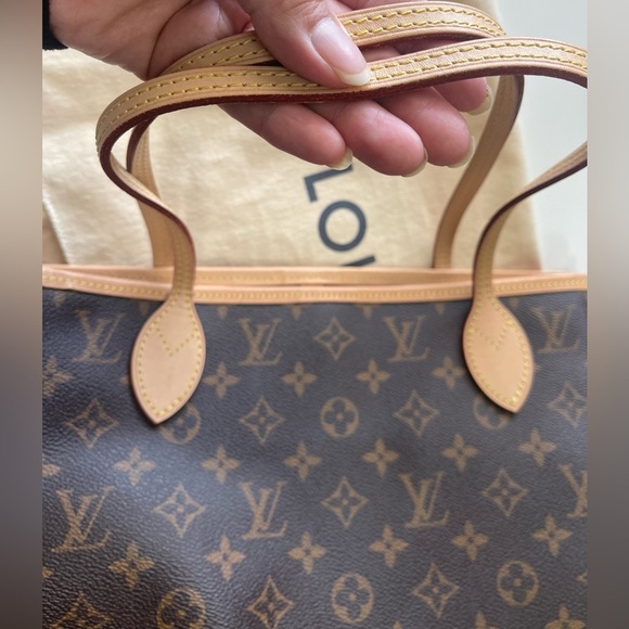 Never full MM monogram Tote Bag-Louis Vuitton. Comes with its box and dust bag. - Picture 7 of 10
